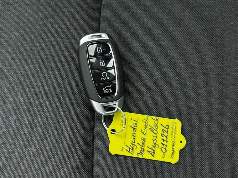 Vehicle Image 26