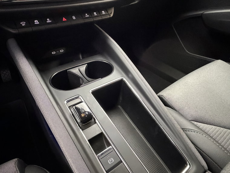 Vehicle Image 24