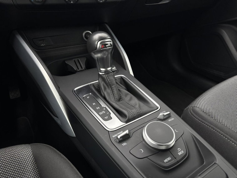 Vehicle Image 23