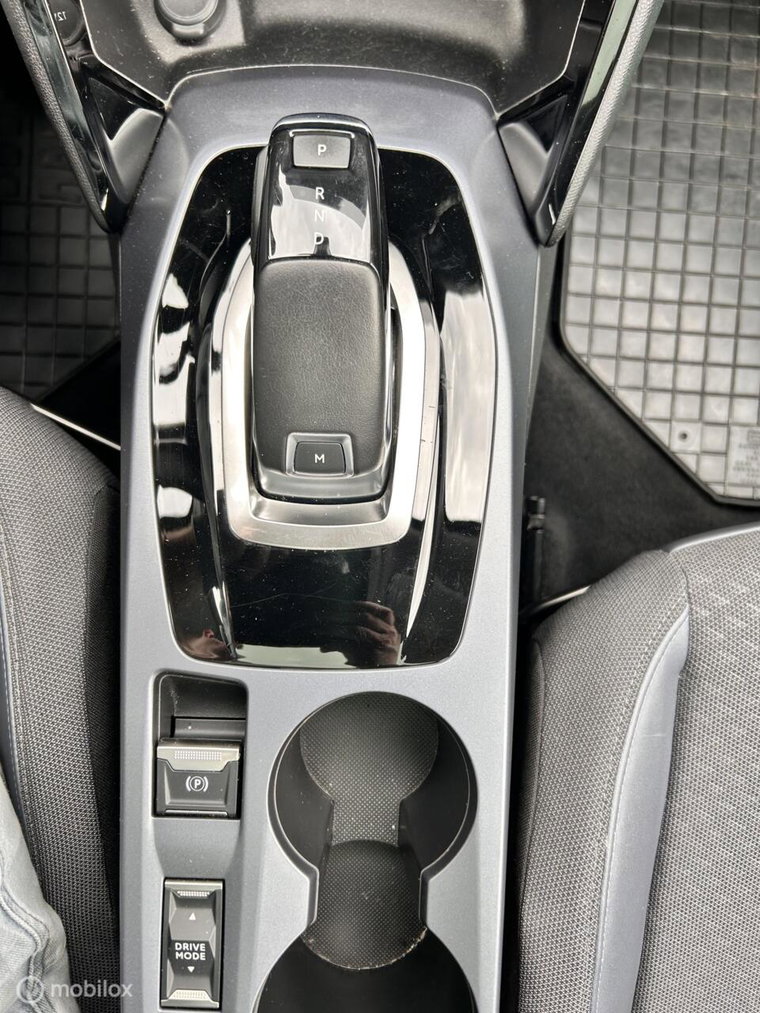 Vehicle Image 24