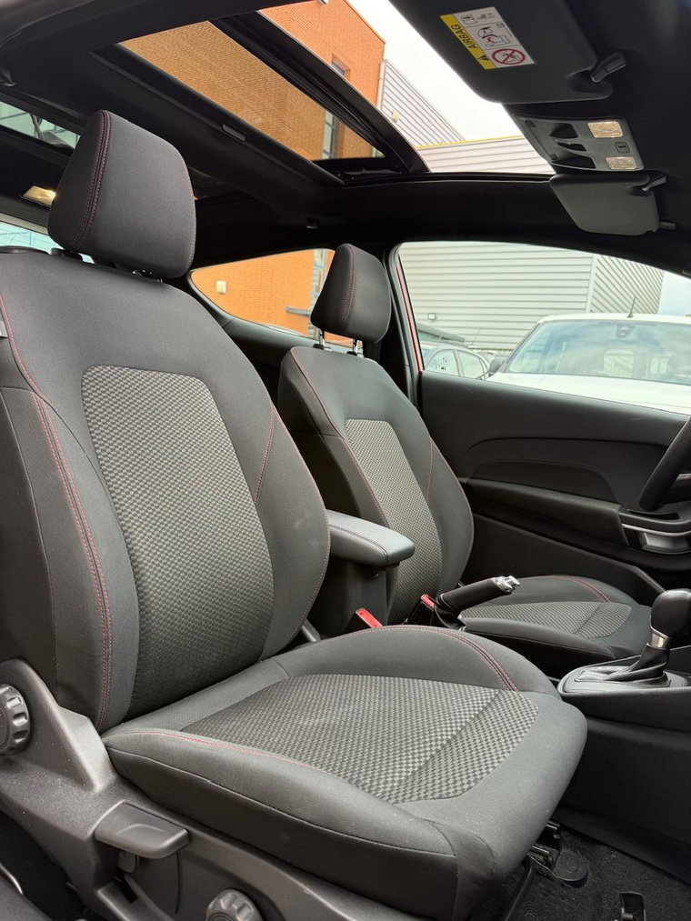 Vehicle Image 15