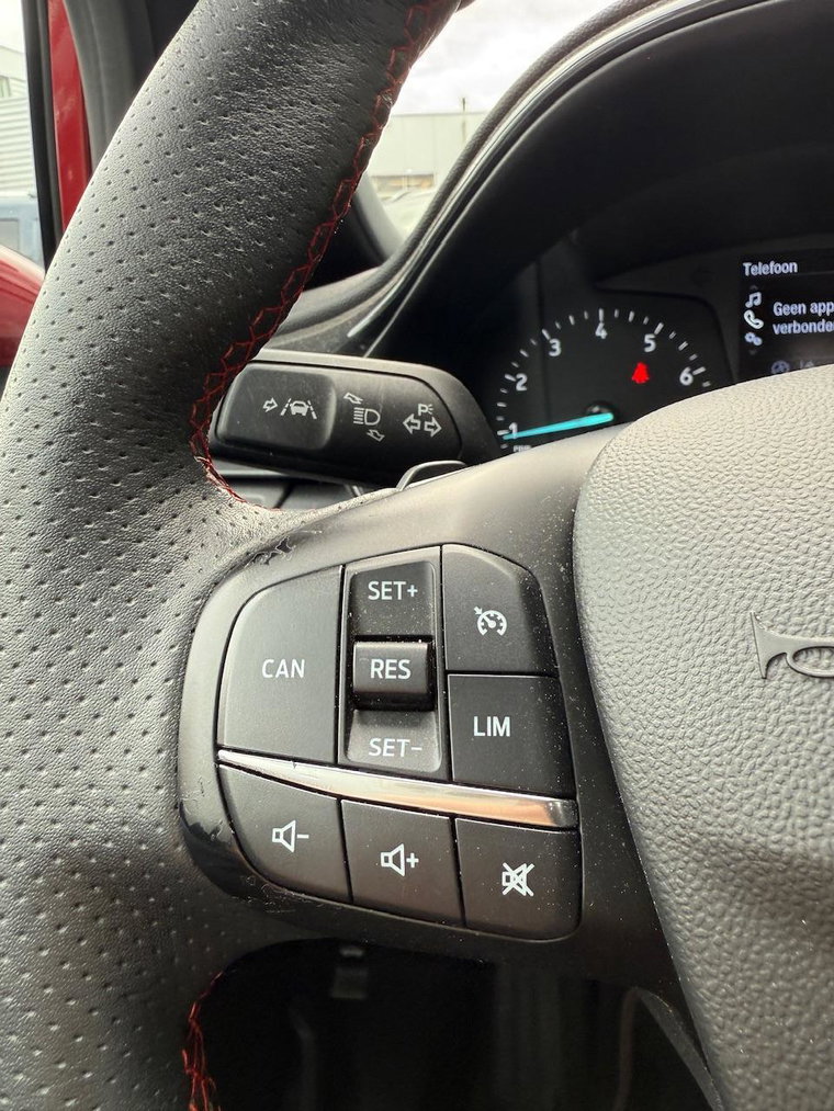 Vehicle Image 28