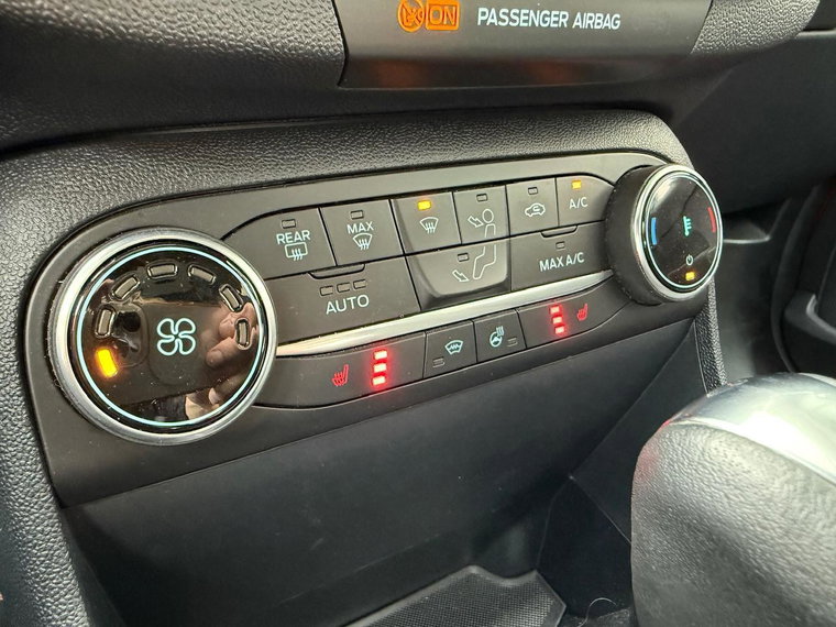 Vehicle Image 32