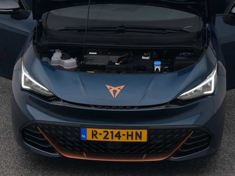 Vehicle Image 32