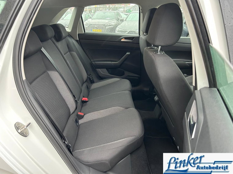 Vehicle Image 25