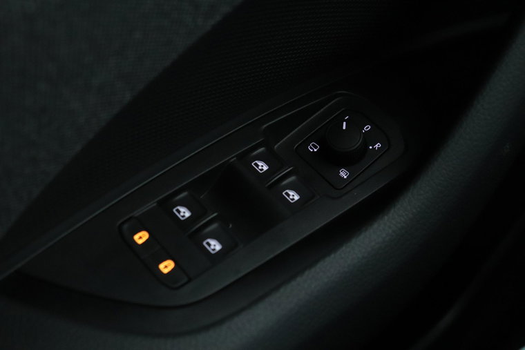 Vehicle Image 40