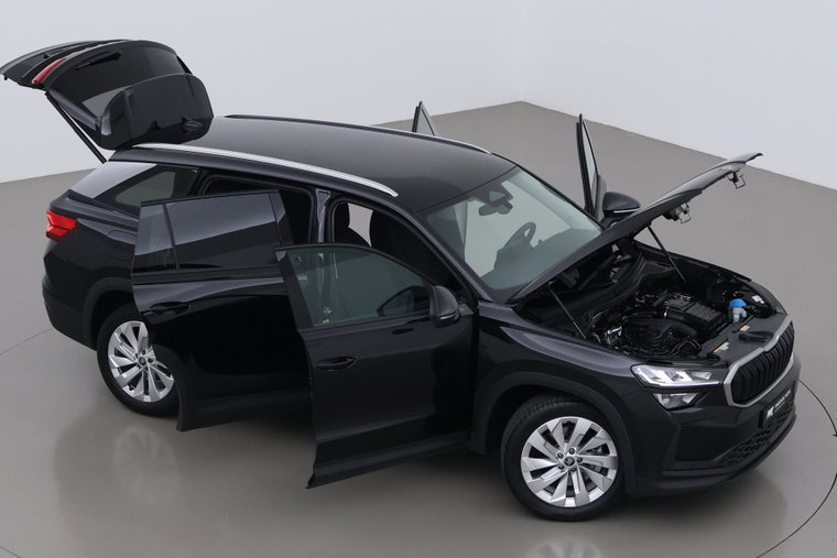 Vehicle Image 6