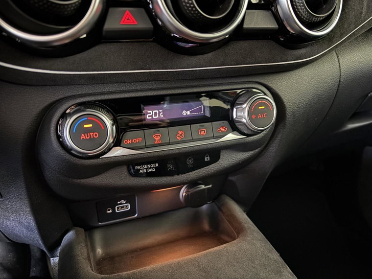 Vehicle Image 32