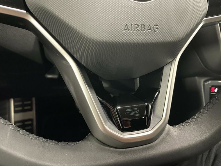 Vehicle Image 32