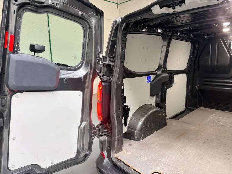 Vehicle Image 36