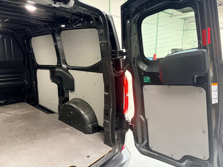 Vehicle Image 37