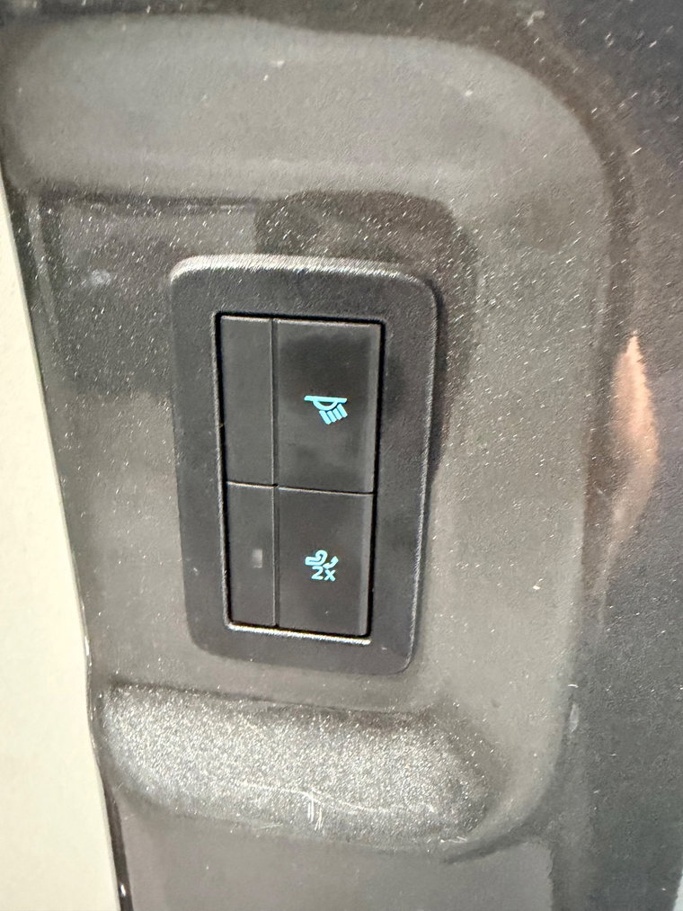 Vehicle Image 38