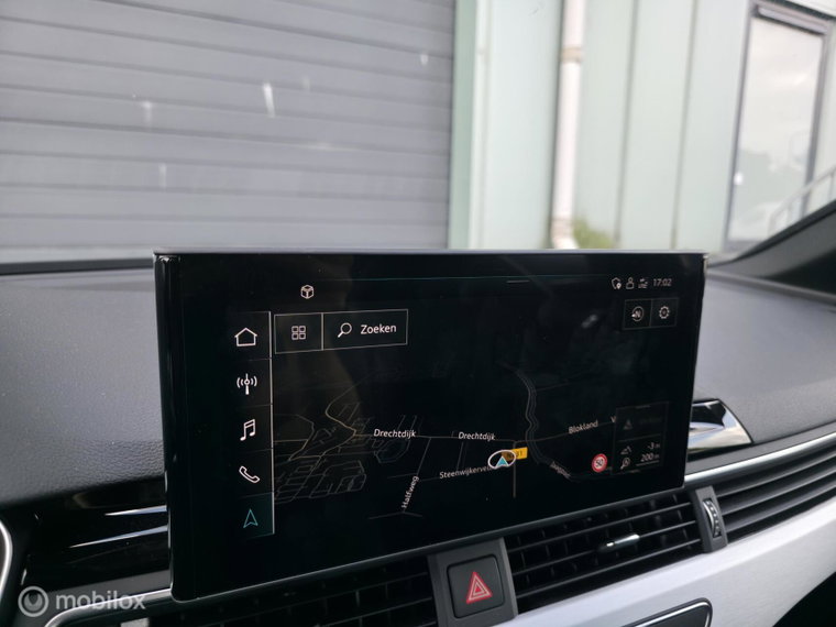 Vehicle Image 25