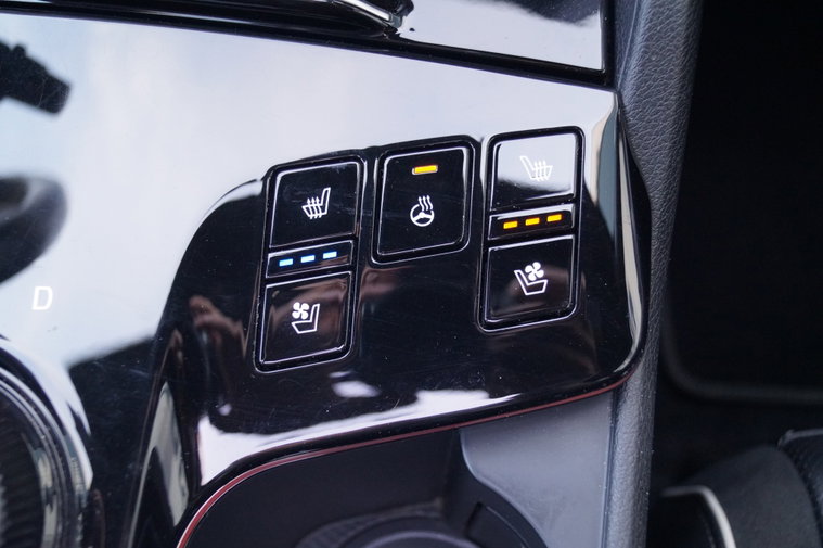 Vehicle Image 28