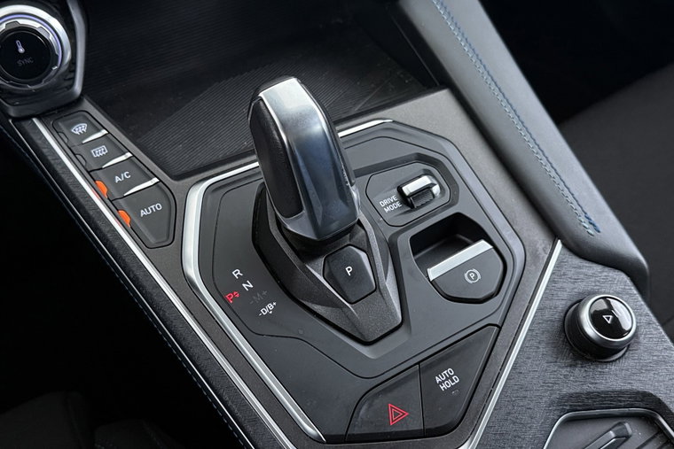 Vehicle Image 32