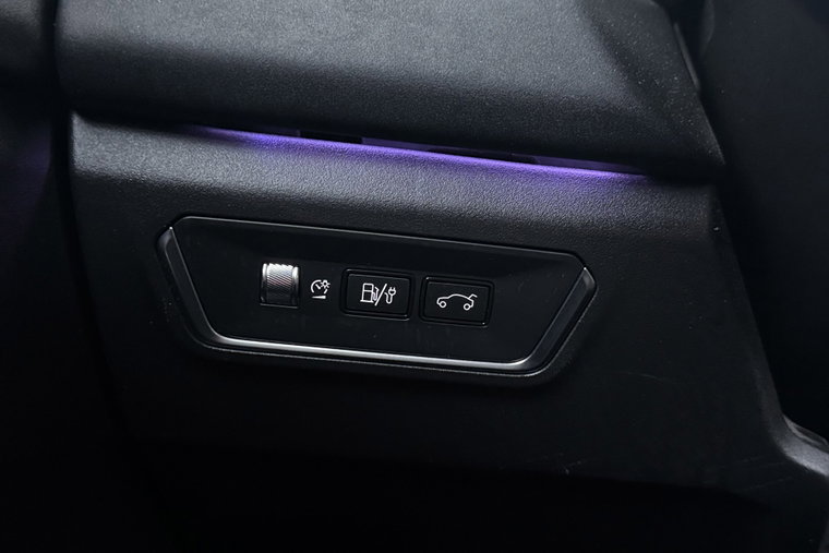 Vehicle Image 38
