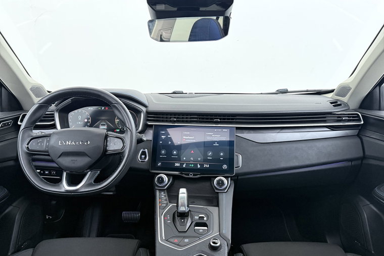 Vehicle Image 8