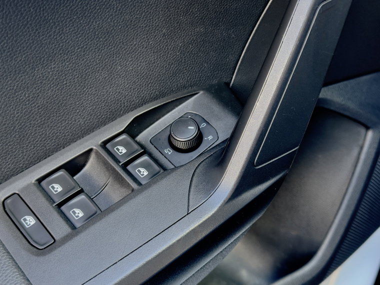 Vehicle Image 24
