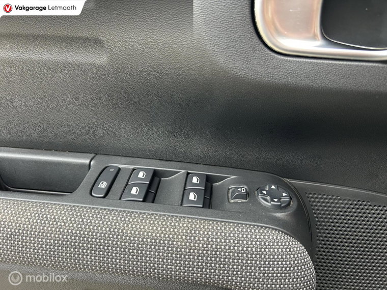 Vehicle Image 22
