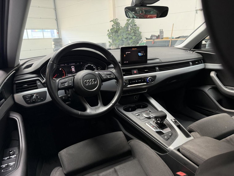 Vehicle Image 15