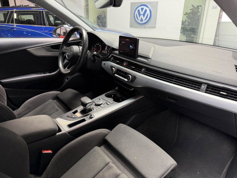 Vehicle Image 18