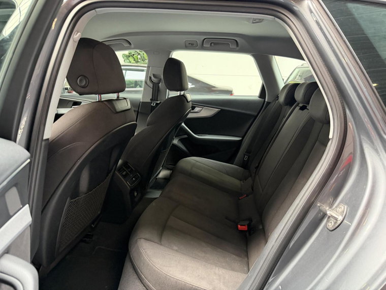 Vehicle Image 21