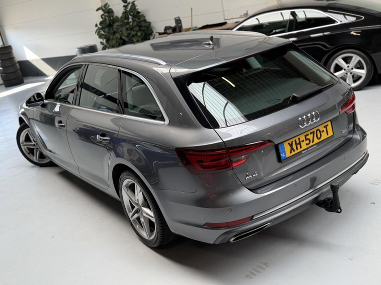 Vehicle Image 6
