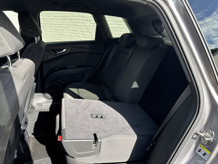 Vehicle Image 22
