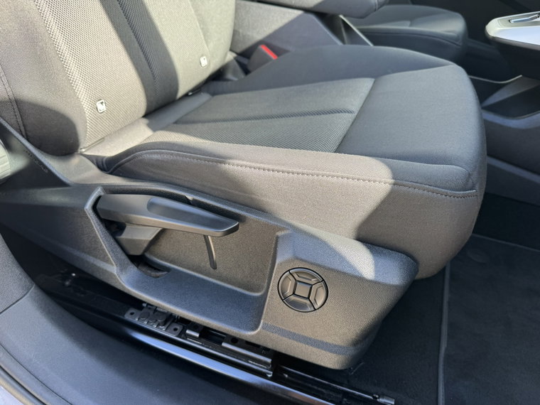 Vehicle Image 27