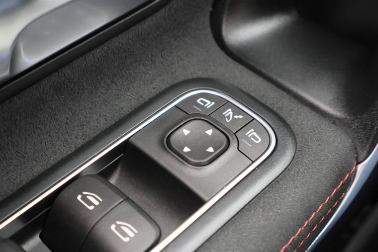Vehicle Image 33