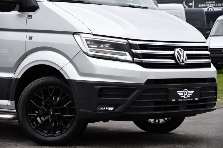 Vehicle Image 6