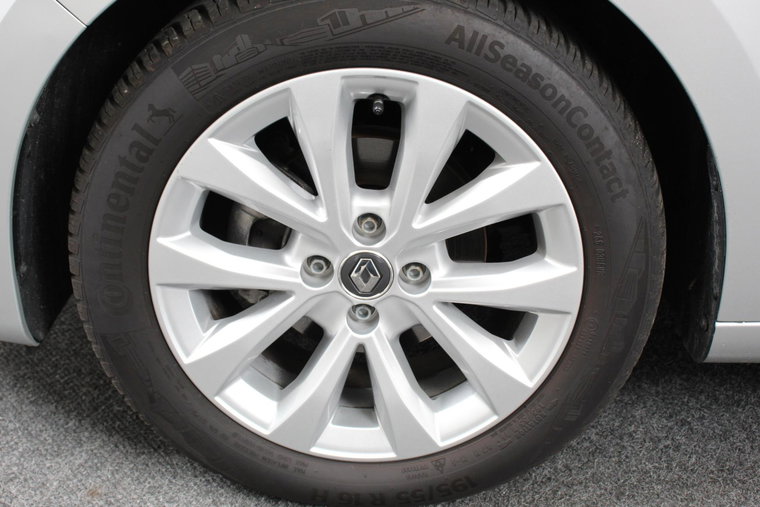 Vehicle Image 23