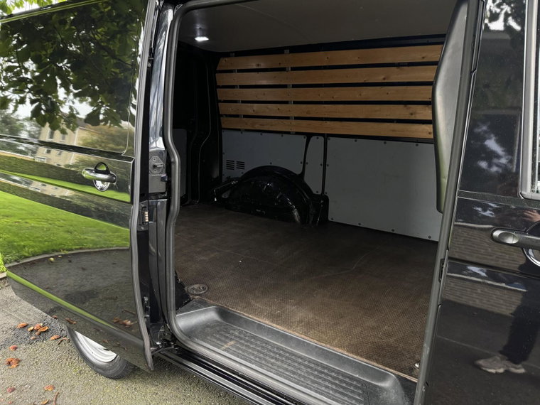 Vehicle Image 23