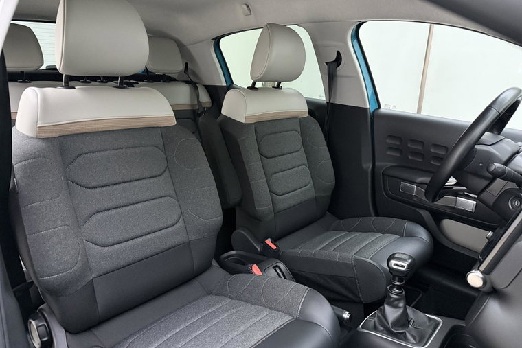 Vehicle Image 13