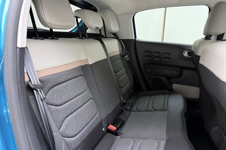 Vehicle Image 14