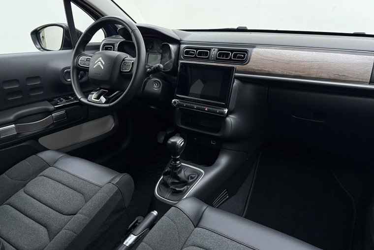 Vehicle Image 15