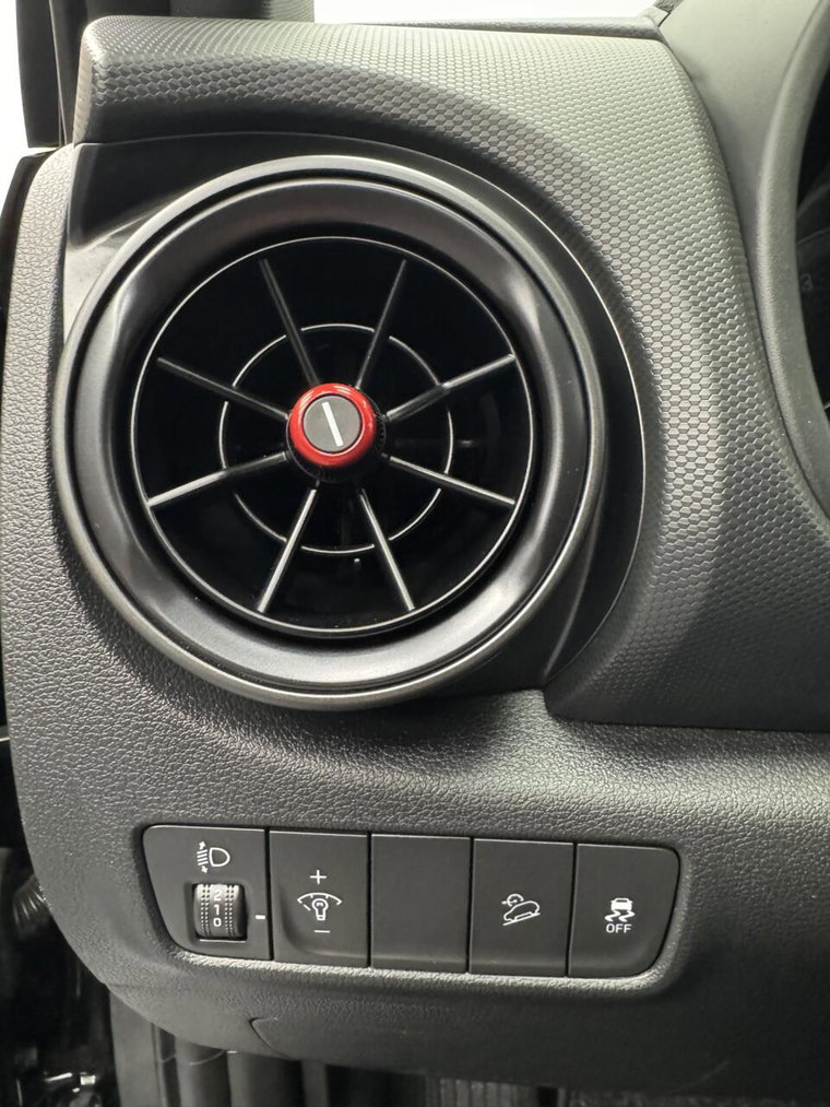 Vehicle Image 28