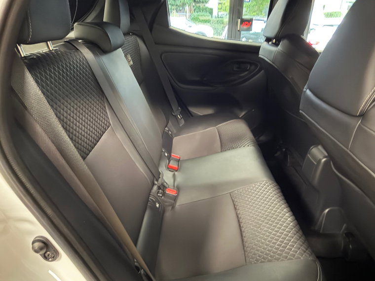 Vehicle Image 10