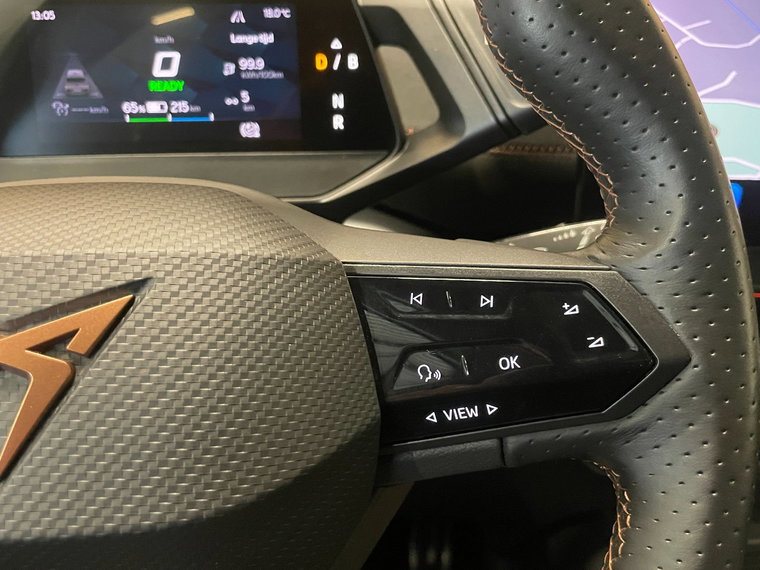Vehicle Image 38