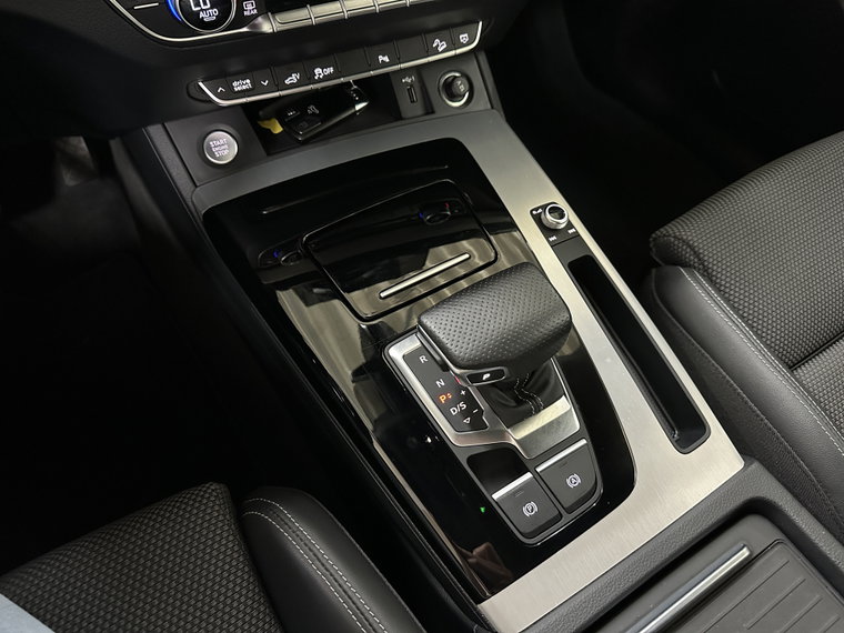 Vehicle Image 29
