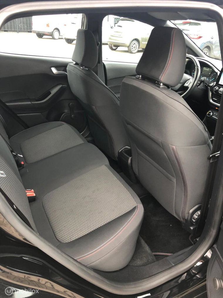 Vehicle Image 15