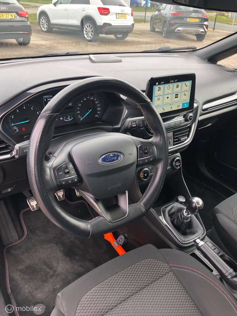 Vehicle Image 8