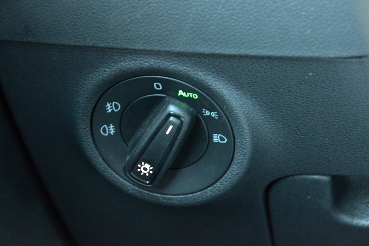 Vehicle Image 25