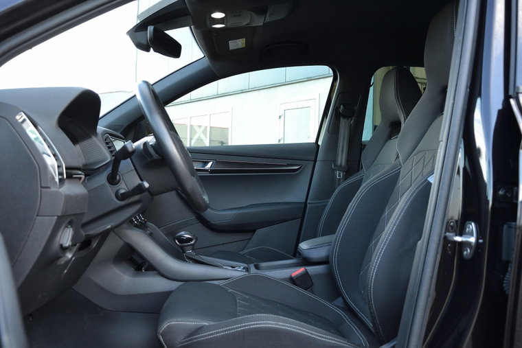 Vehicle Image 8