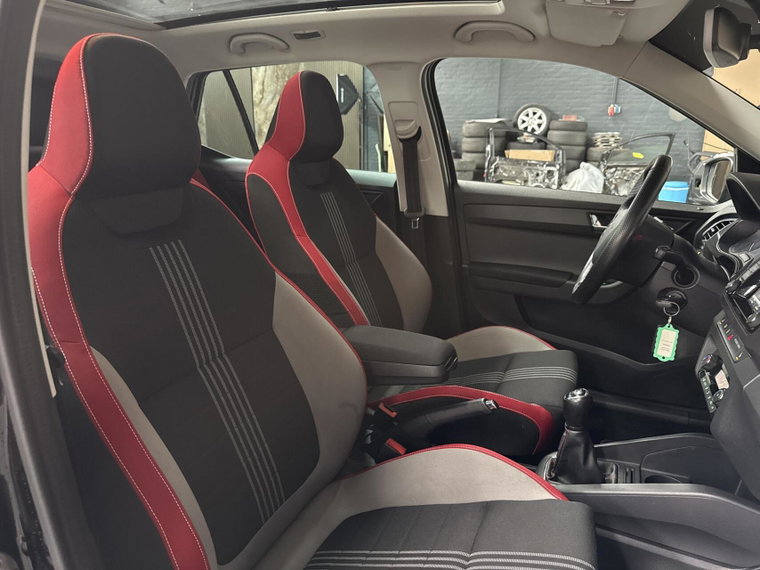Vehicle Image 19
