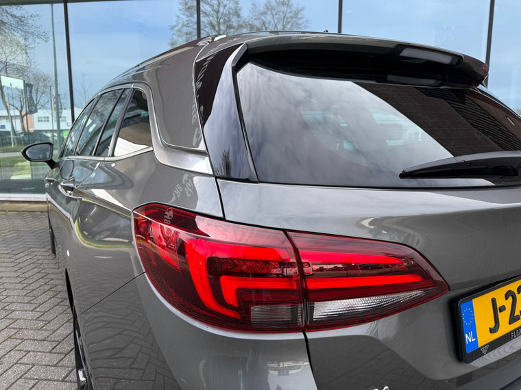 Vehicle Image 32