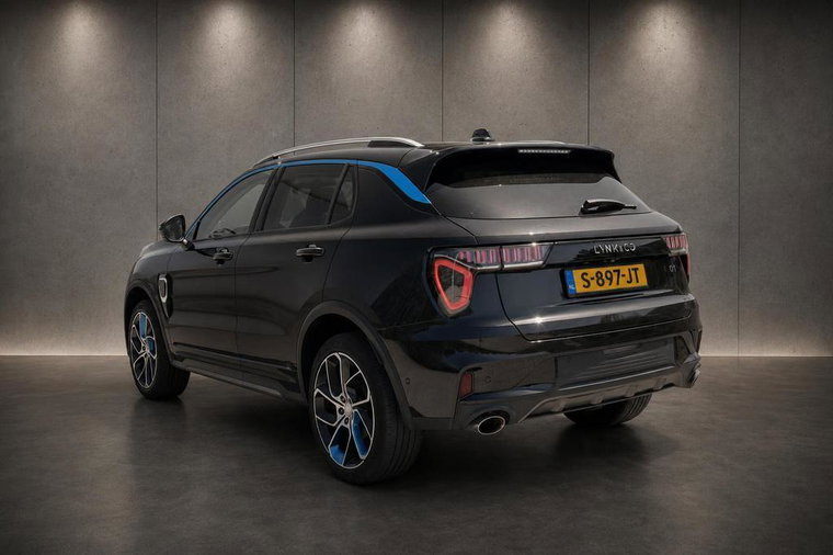 Vehicle Image 4