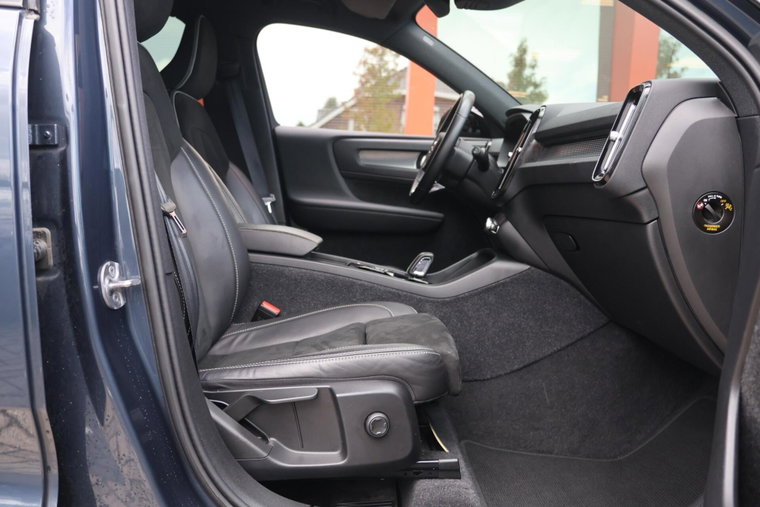 Vehicle Image 26