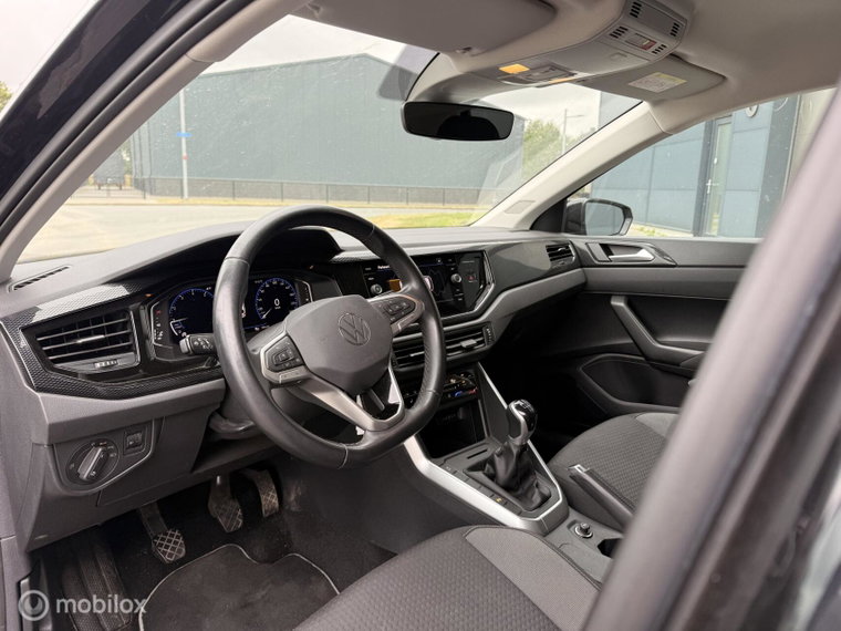 Vehicle Image 22