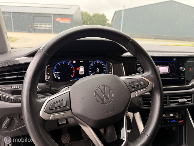 Vehicle Image 28